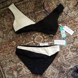 Seafolly Black and White YOUR TYPE Swimwear Set